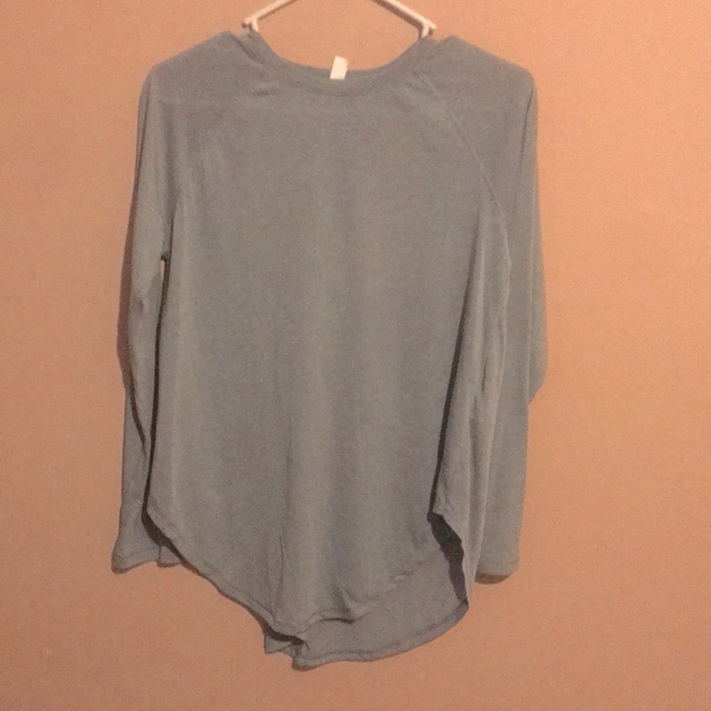 Athletic shirt